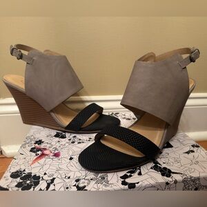 CL by Laundry Taupe and Black Wedge Sandals